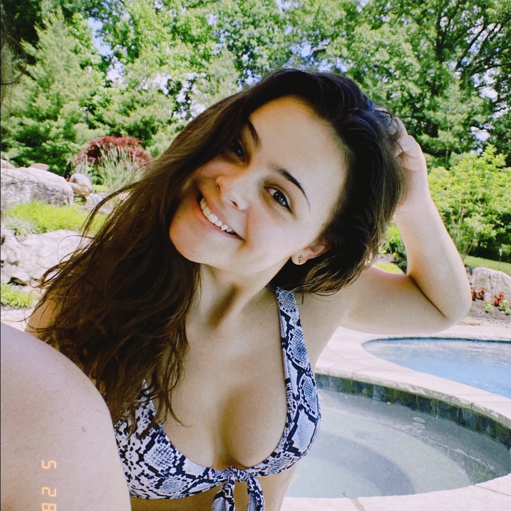 Meet your Posher, Zoe